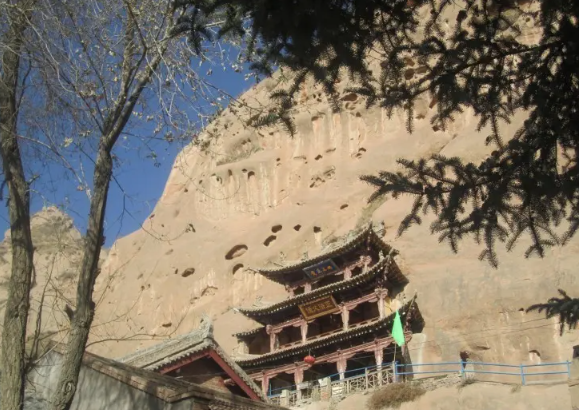 马蹄寺石窟、七彩丹霞、平山湖大峡谷2日游（含住宿）